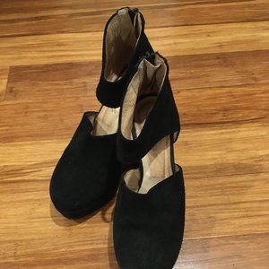 Free People Luxor black suede platform heels!